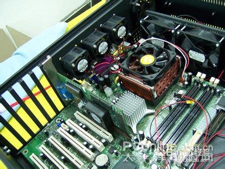 轻松组装20硬盘海量存储服务器 服务器配件选购指南